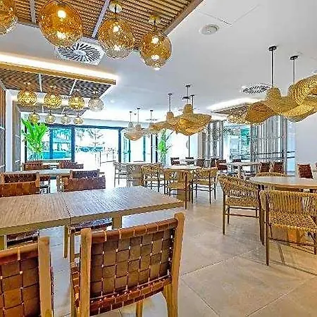 Hotel H10 Costa 4*